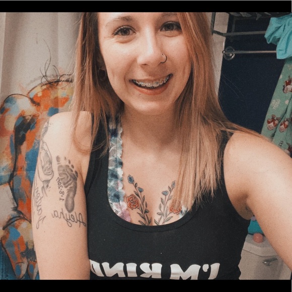 Meet your Posher, Alison - Picture 1 of 1